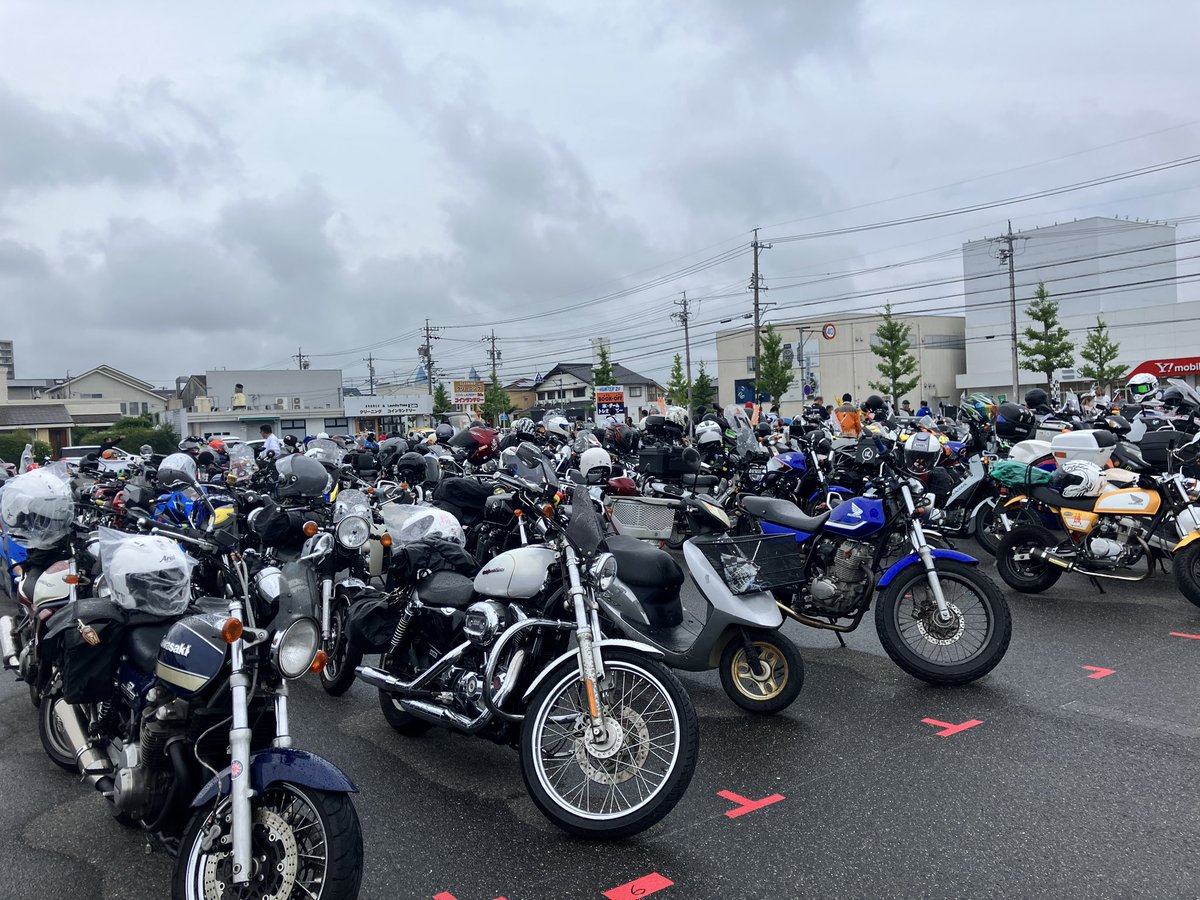 hsv17's tweet photo. バイクであいたいパレード
鈴鹿ハンター会場 https://t.co/lkZoizVdof