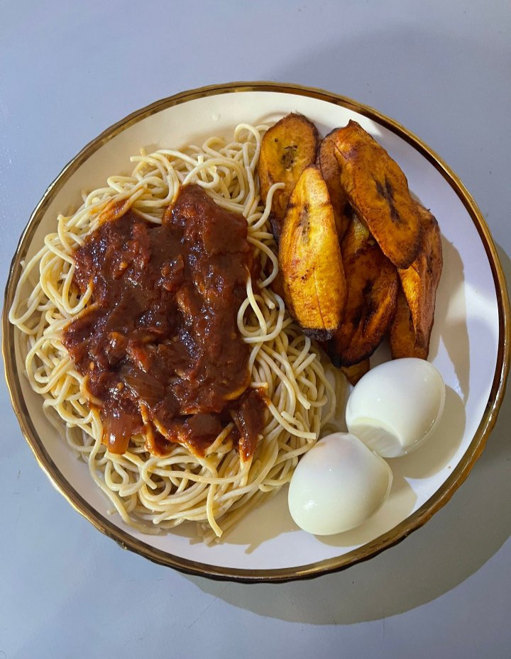 krisodogwu's tweet photo. @ChrisOdogwu .
Chops and chicken in the morning 
Okra soup and fish at noon.
Noddles, plantain &amp; egg as dinner https://t.co/MoqmXtPqEr