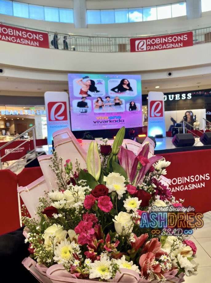 SecretSoc4AD's tweet photo. 🌸 ASHTINE GOES TO PANGASINAN! 🍩

Here’s a simple bouquet of flowers and some donuts to celebrate all your amazing milestones! 🎉

Congratulations on 1 year of Minamahal, and we're so excited for your upcoming single and concert. Here's to even greater achievements ahead coz you deserve it all! Keep shining, Ashy! We're always proud of you! 🫶

Supporting you always and forever, -SSAD

Special thanks to @mayforashdres and @avimriii_ for making this possible! We couldn't have done it without you. Enjoy the show! 🫶

To all the Keepers and Shines at the mall show, have fun and make Ash feel all the love today! 🩵🧡

#AshtineOlviga
#LoveLikeU 
#AshDres