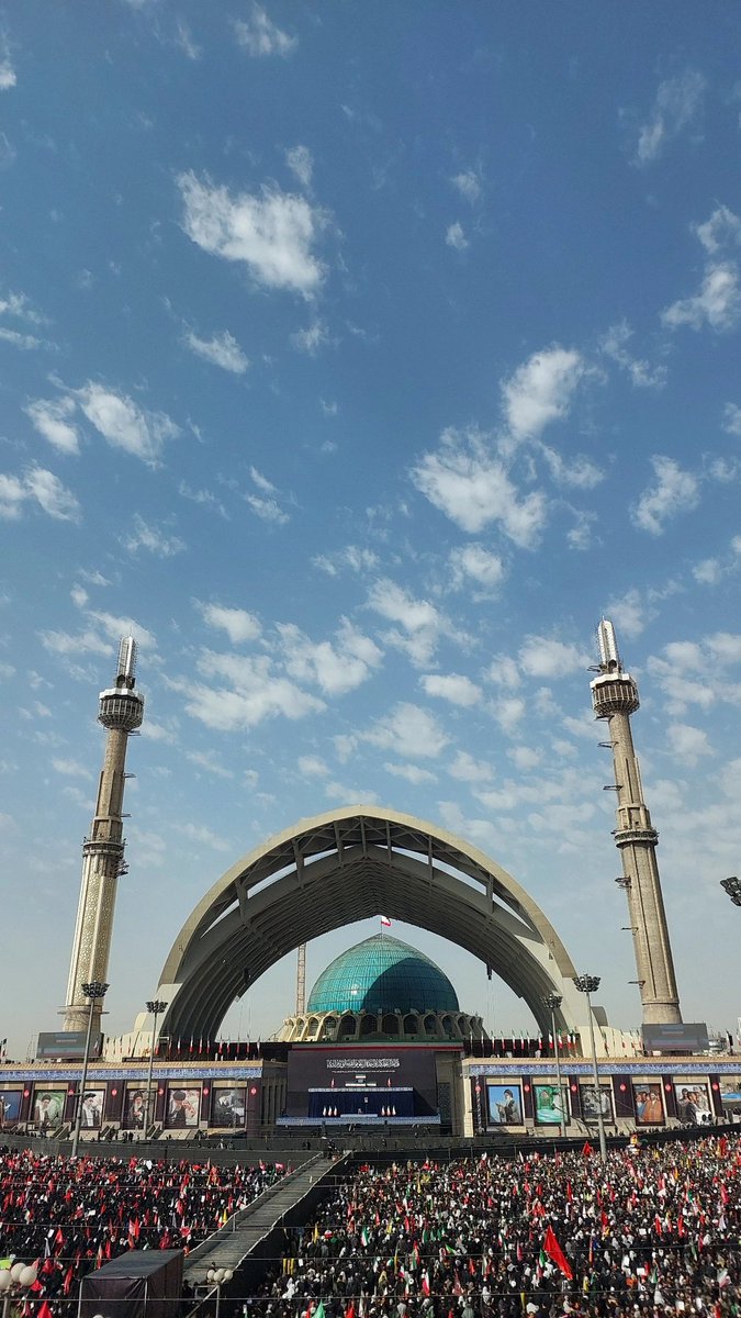 amirsaalehi's tweet photo. آقای خامنه‌ای
تا ابد عاشقتم...
#باید_برخاست https://t.co/QUz3Kx3jda