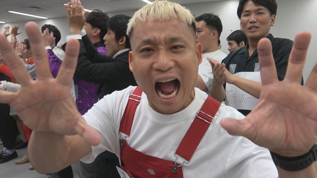 ktvkeiba's tweet photo. きょう深夜1時20分からは『#うまんちゅ』🐴

今週は、未来のうまんちゅを担う人材を発掘❣️
「新競馬芸人発掘プロジェクト⛏️」をお届けします✨

総勢70人の競馬好き芸人たちが馬券で勝負💥
うまんちゅ出演権を手にするのは⁉️

スタジオでは、荒れるハンデ重賞
北九州記念 (GⅢ) を徹底予想します🔎 https://t.co/beIloJBS4v