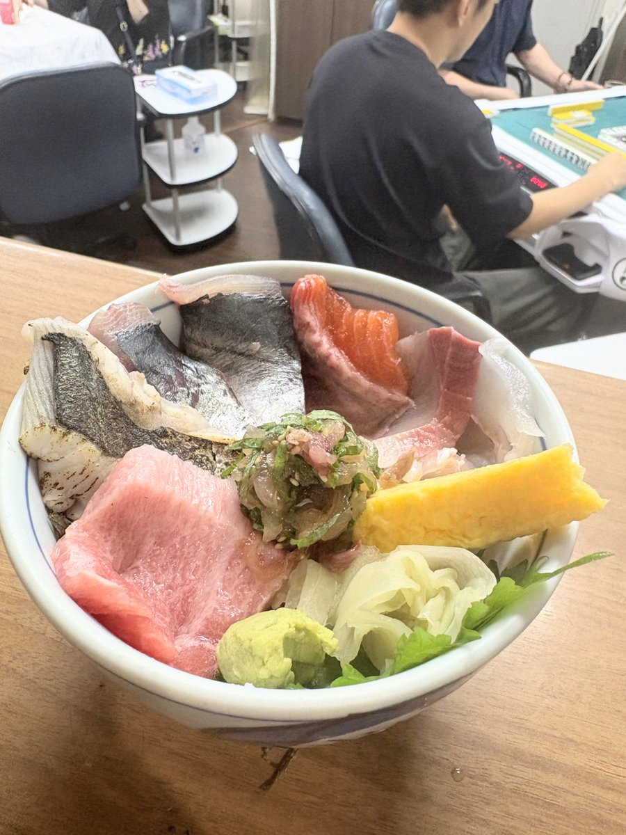 本日の高田馬場ランチ海鮮丼1500円☺️
