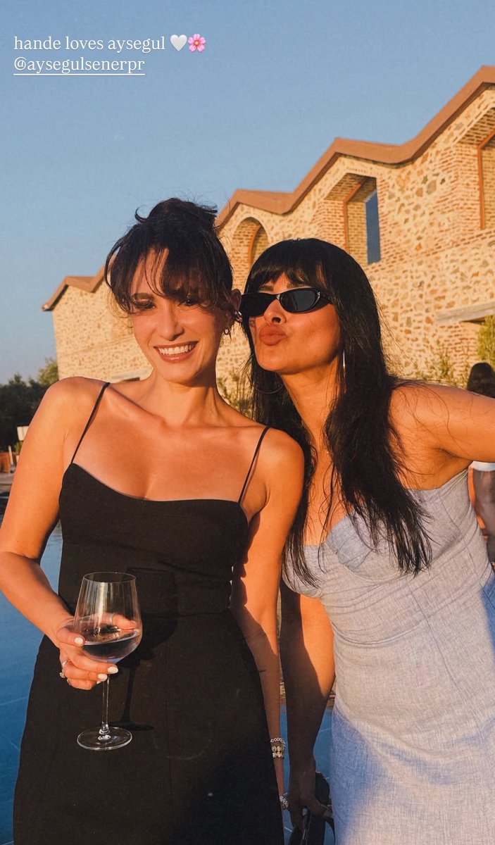 handedhaber's tweet photo. #HandeDoğandemir #Alemsummerweekend https://t.co/8JF8hK4BYX
