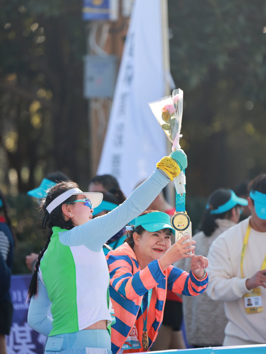 FranziskaLange's tweet photo. Today I crossed the half-marathon finish line—my 10k training plan finally got me over the finish line I thought was impossible last year, that’s growth!， https://t.co/6XFmkGTd5C