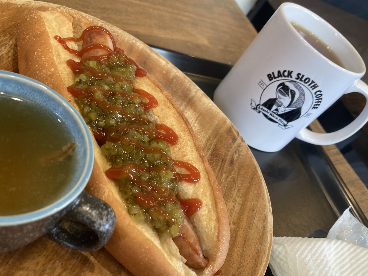 panjan_freedom's tweet photo. 美味しかった、辛いのダメなのでマスタードは抜いてもらっている。ピクルスだか酸味は紅茶には合わなかったのでちょっと失敗。コーヒーメインのお店なので仕方ない。そもそも紅茶と一緒に食べる方が多分変。次はコーヒー系で試したいとこ。 https://t.co/P8eXm6YmOo
