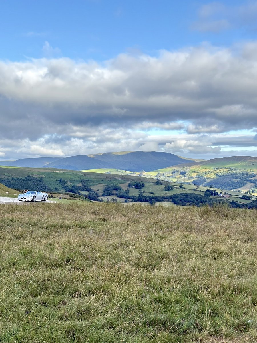 susiebear78's tweet photo. Just us and the sheep this morning! π#llangynidr #brecons #VX220 https://t.co/9p5hMtp6kT