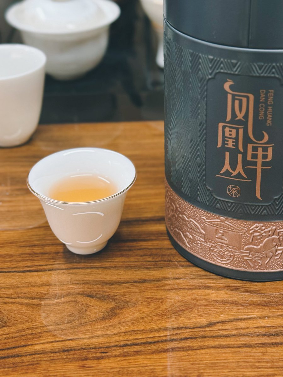 204kgl's tweet photo. 今天又來老許這裡蹭茶。

2026大庵高山夜來香春茶。二次焙火。

初聞乾茶就已經是幽幽的暗香。泡出來後清幽的香氣彌漫，比鴨屎香還要清晰，沁人心脾。可能這就是夜來香盛開的味道吧？

熬夜看球的第二天，醒神良品。 https://t.co/6HRbxoTUYS