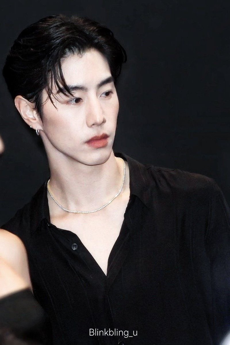 DoubleP77918948's tweet photo. ร่างที่ใช้ตกเข้าด้อม         ร่างที่ให้เห็นตอนเข้าด้อม https://t.co/KvMxSEuBiB