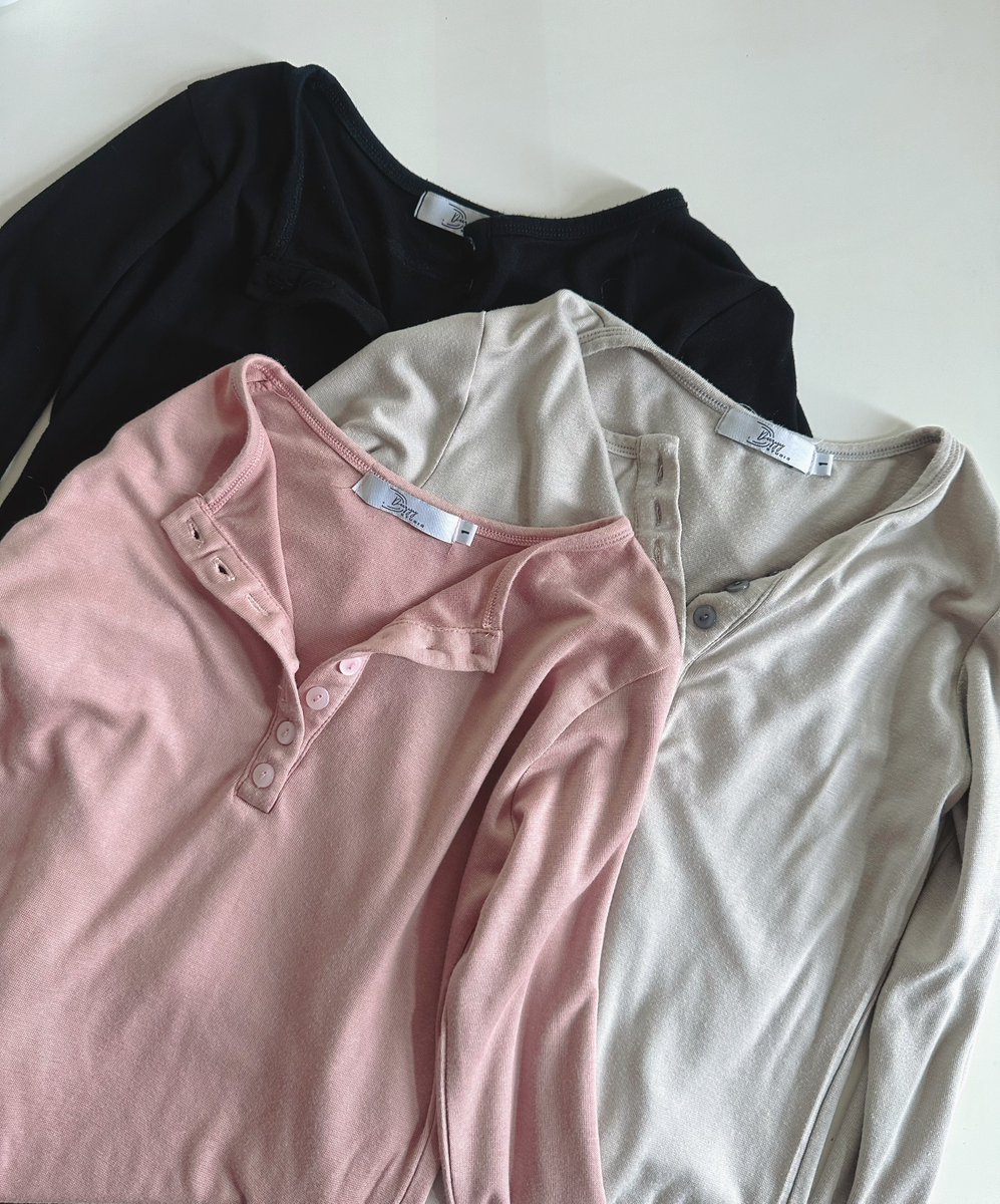zeantoeiza's tweet photo. ขอแนะนำเสื้อแขนยาวของร้านนี้ คือใส่สบายมากกกกกกกก ผ้าดี ใส่แล้วไม่ร้อนแต่นั่งอยู่ในห้องแอร์ไม่หนาวเกิน ตรงกระดุมติดได้จริงทุกเม็ดไม่ใช่กระดุมหลอก ราคาดี ซักอบก็ไม่หด ผ้ายับยากด้วย https://t.co/TEnUjO62FT
