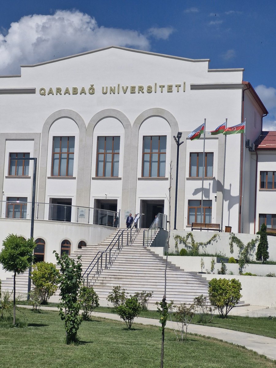 AhmetBURAN4's tweet photo. Karabağ'a gittik. Şuşa, Hankendi,  Ağdam, Hocalı ve birçok köyü gördük. Ermeniler işgal sürecinde sadece insanları katletmemişler, ağaç, mezar taşı, heykel/büst, ibadethane, ev ne varsa hepsini yakıp yıkmışlar. Şimdi Azerbaycan devleti her şeyi sıfırdan oluşturuyor. https://t.co/qoKPqTns5U