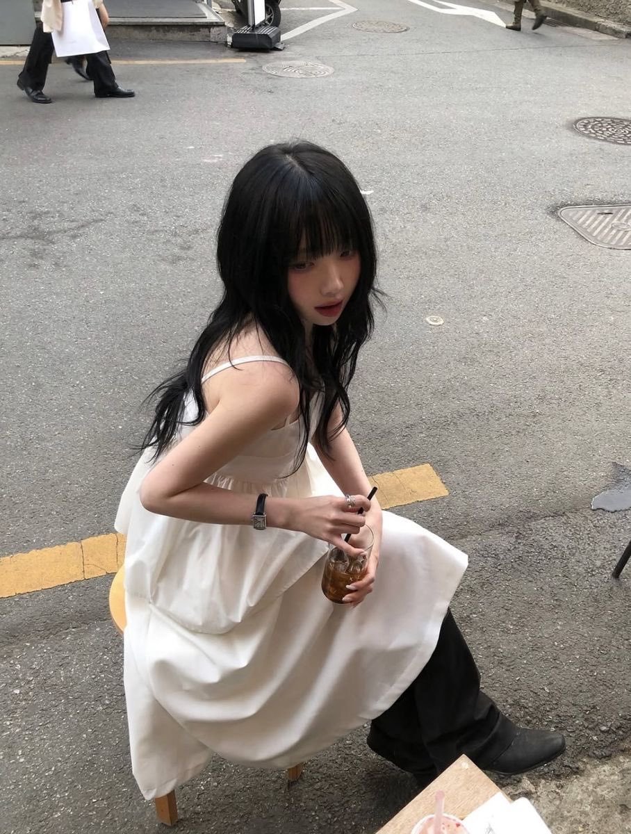 sukisukiura's tweet photo. (         韓国人が考える韓国スタイル　　)

昨日知ったこと。

日本人が思う韓国スタイルは
なんかフレンチガールっぽい雰囲気あると思うけど、実際は違うらしい
そして結構服装で友達を選ぶらしい。
(フレンチ系韓国ガールは好まれないらしい) https://t.co/9j5saCddxQ