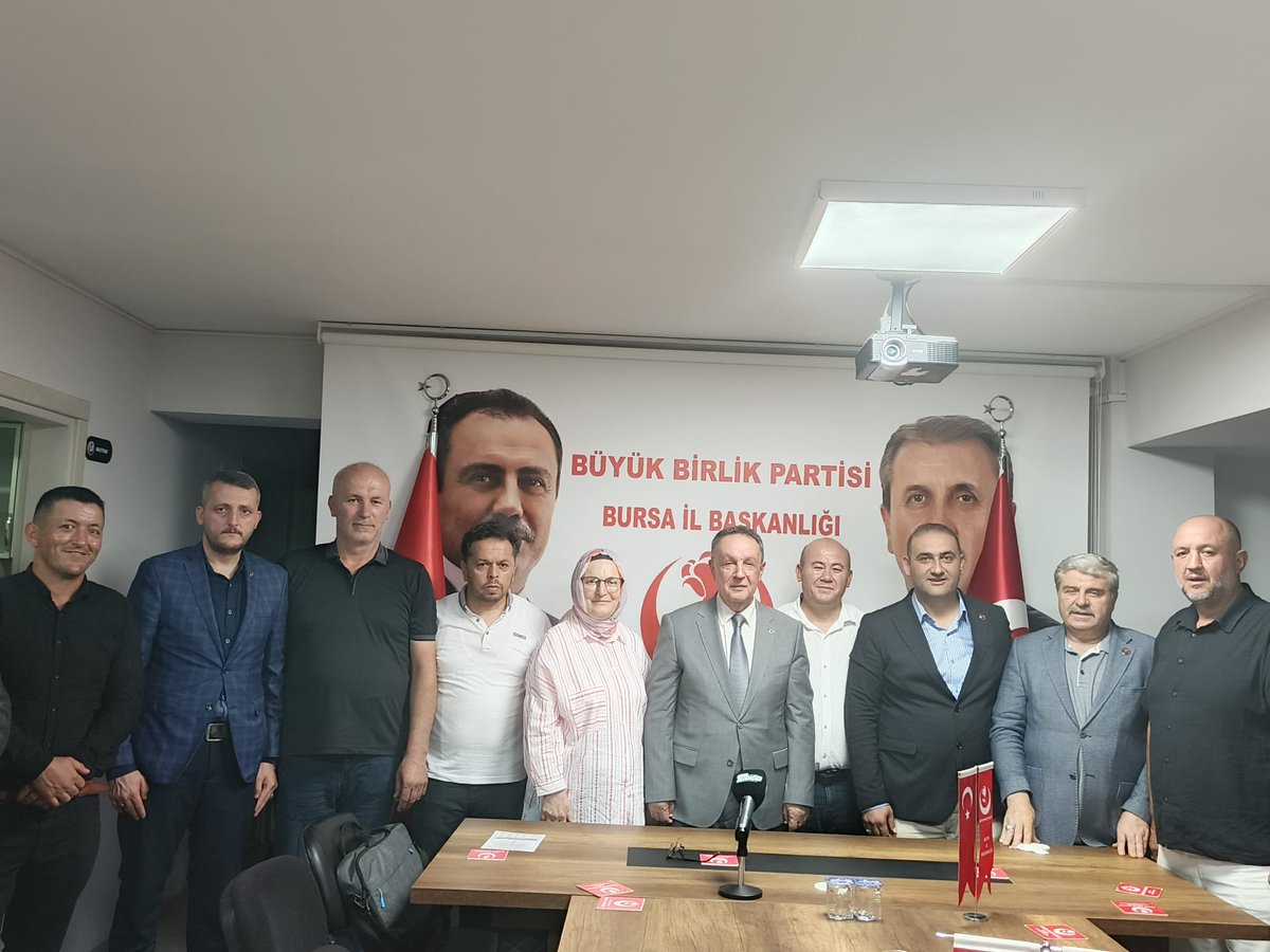 EmadDernegi's tweet photo. 📍 EMADDER BURSA’DAN BBP BURSA İL BAŞKANLIĞI’NA ZİYARET

@bbpgenelmerkez
@Mustafa_Destici
@AlfatlEkrem
@bbpbursa

Emeklilikte Adalet Derneği Bursa İl Temsilciliğimiz, Büyük Birlik Partisi Genel Başkan Yardımcısı Sayın Ekrem Alfatlı ve yeni seçilen MKYK üyelerinin Bursa İl Başkanlığı ziyaretine katılım sağlayarak kademeli emeklilik mağduriyetini ve milyonların adalet talebini bir kez daha gündeme taşıdı.

Gerçekleştirilen buluşmada; bir günlük farkla 17-20 yıl daha fazla çalışmak zorunda bırakılan milyonların yaşadığı mağduriyet detaylarıyla aktarılırken, çözüm beklentilerimiz de paylaşıldı.

Mücadelemize göstermiş oldukları ilgi ve samimi yaklaşımları için Sayın Ekrem Alfatlı’ya ve BBP teşkilatına teşekkür ederiz.

Ayrıca bu anlamlı buluşmada aramıza katılan yeni üyelerimizle birlikte mücadelemizin her geçen gün daha da büyüdüğünü görmek bizlere güç vermiştir.

Emeklilikte Adalet Derneği

@bbpgenelmerkez
@Mustafa_Destici
@Kemal_ucuncu
@Ugurbulutbbp
@DursunCaglayan_
@metiindemiir26

@EmadDernegi 
#KademeTorbaYasaya