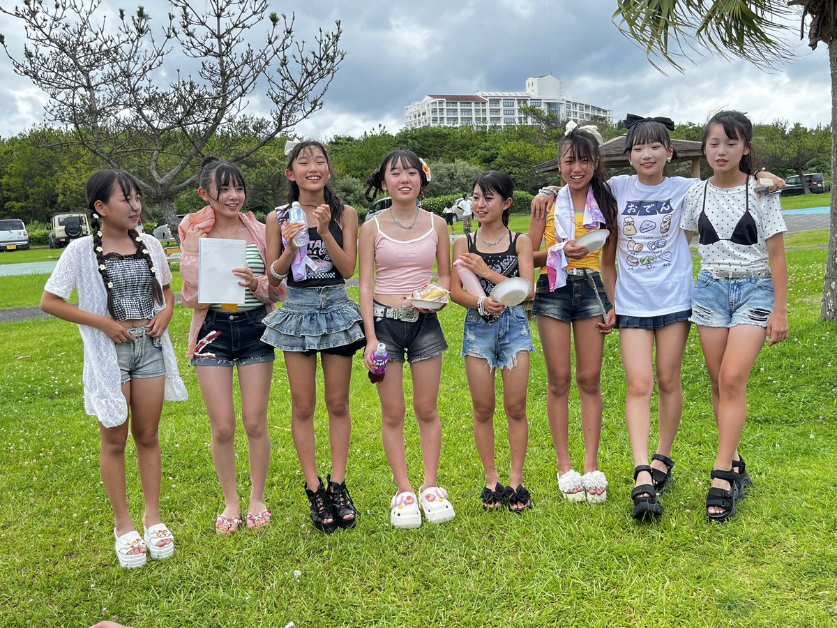 ayaya0333i's tweet photo. 総勢50人超で夏を先取りするBBQはじまりました☺️ #天神娘 #さらきこ #宮崎 https://t.co/saoSvdKoIx