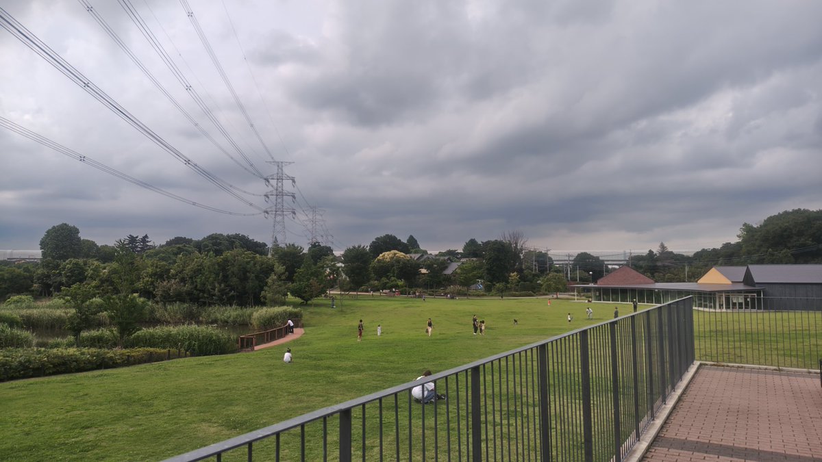 umattsu2's tweet photo. 川口ハイウェイオアシス！
自然豊かな公園が併設されているPA。
ファミリーが多く、私みたいなのが踏み入れるとちょっとした事で通報されるので細心の注意が必要。
直ぐに出よう！ https://t.co/WkZdoxVvhn