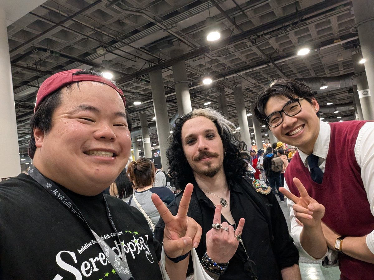 Whathekyle's tweet photo. My yearly wheres waldo at AX 🤣

Always a pleasure to see the Best in Jest! Keep working hard you two! I'll see y'all at AX next year 

#BestinJest https://t.co/E2mCtrMEYO