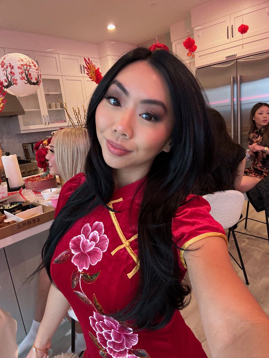 vmynguyen's tweet photo. this time of year just hits different 🥢 https://t.co/foe9I5ydmT