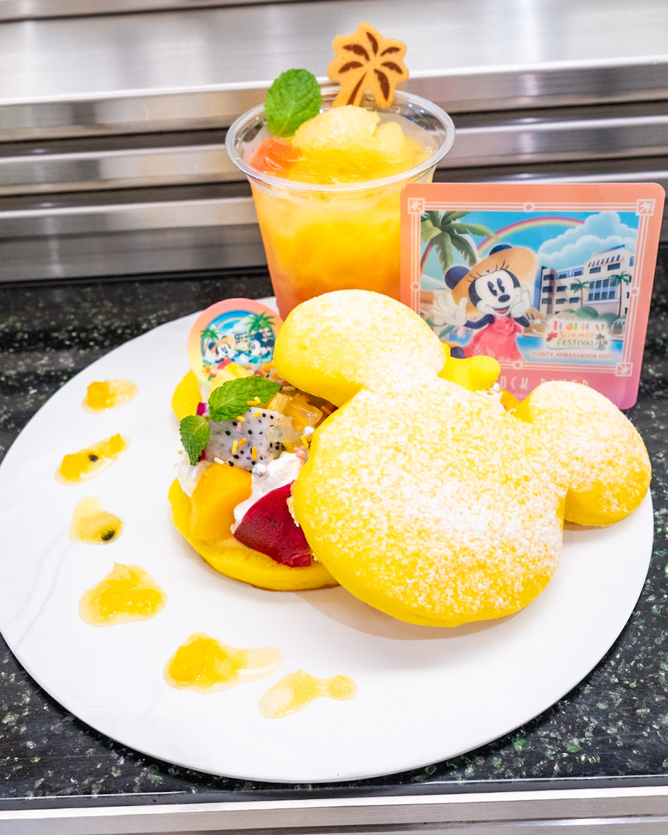 MezzoMikiD's tweet photo. 『リロ＆スティッチ』の"スクランプ"のフローズンブレッドも！
ディズニーアンバサダーホテル
「チックタック・ダイナー」
”トロピカルサマー・フェスティバル”
スペシャルメニューを紹介☆
 https://t.co/yYXswjOSTo https://t.co/93alBZt90p