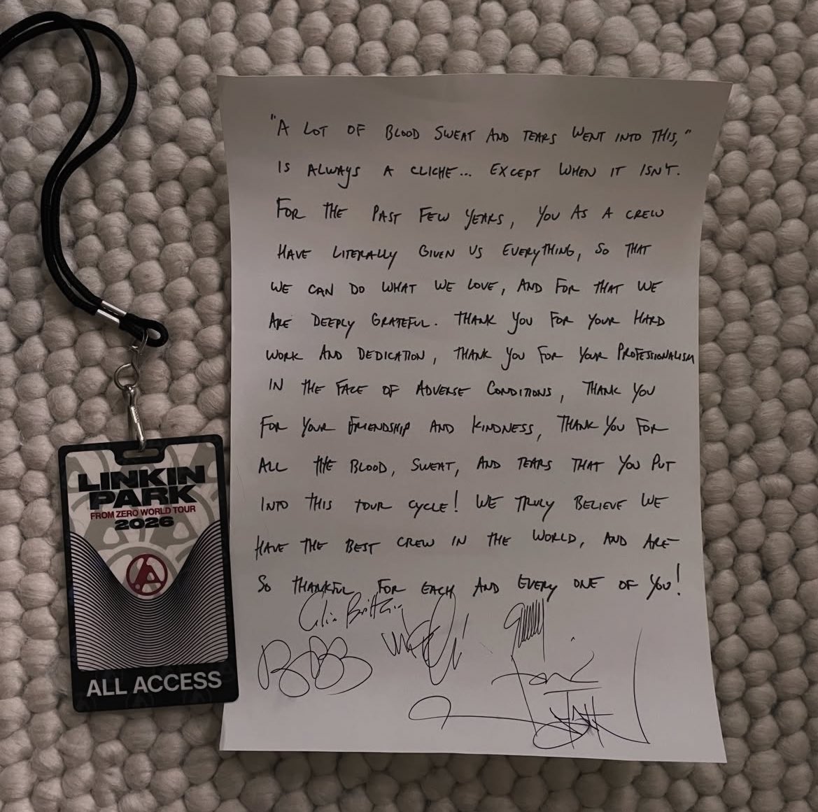 BroodingAnanas's tweet photo. “We truly believe we have the best crew in the world, and are so thankful for each and every one of you!”❤️

Linkin Park From Zero Tour family🥹🫶

📸: juditmlnr on Instagram https://t.co/pumgZdXMdV