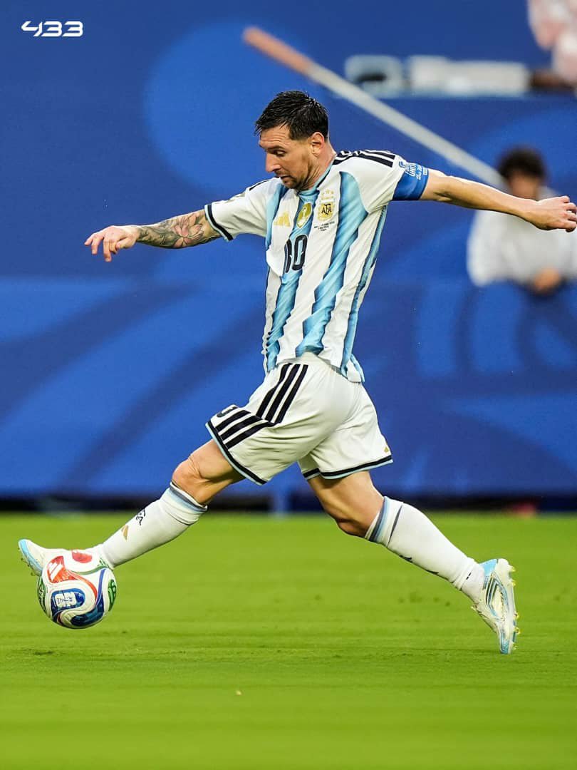 Queen_Aeesha's tweet photo. Before the dust settles, can we talk about that Messi's touch? https://t.co/yKnpYST2J8