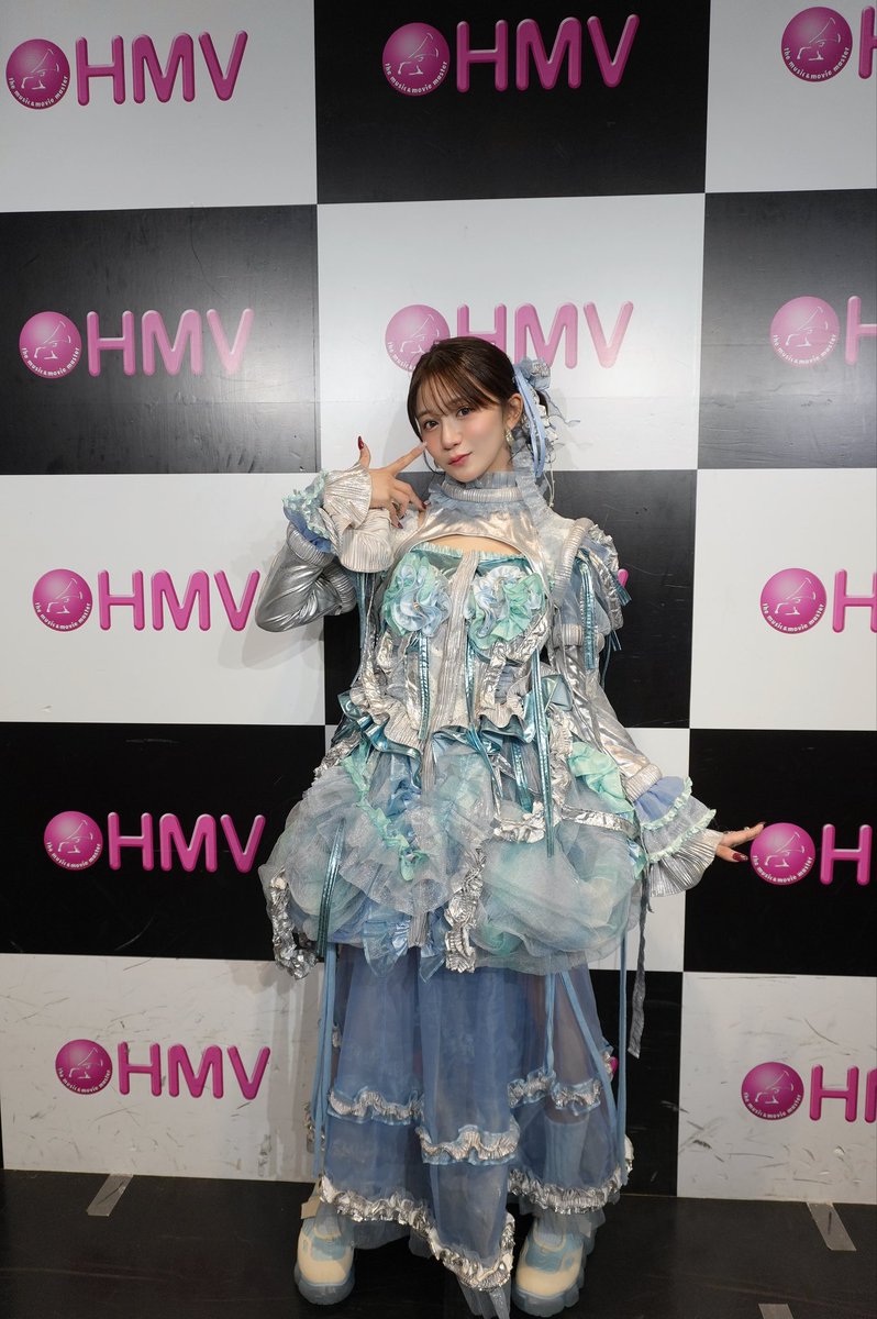 mirei_hoshi7's tweet photo. HMVエソラ池袋さんでのリリイベ🎧
会いに来てくれたみなさん、
今日は本当にありがとうございました🤍

そして明日は…
♡📷撮影は全編撮影可能タイム📷♡

🎪横浜ビブレ　Niggoひろば 
13:00〜
カメラやスマホを持って、
ぜひたくさん思い出を残してください♡

#ミレソロひかりあと #にゅーえももん
#星名美怜 #撮影可能 #カメコ さん
