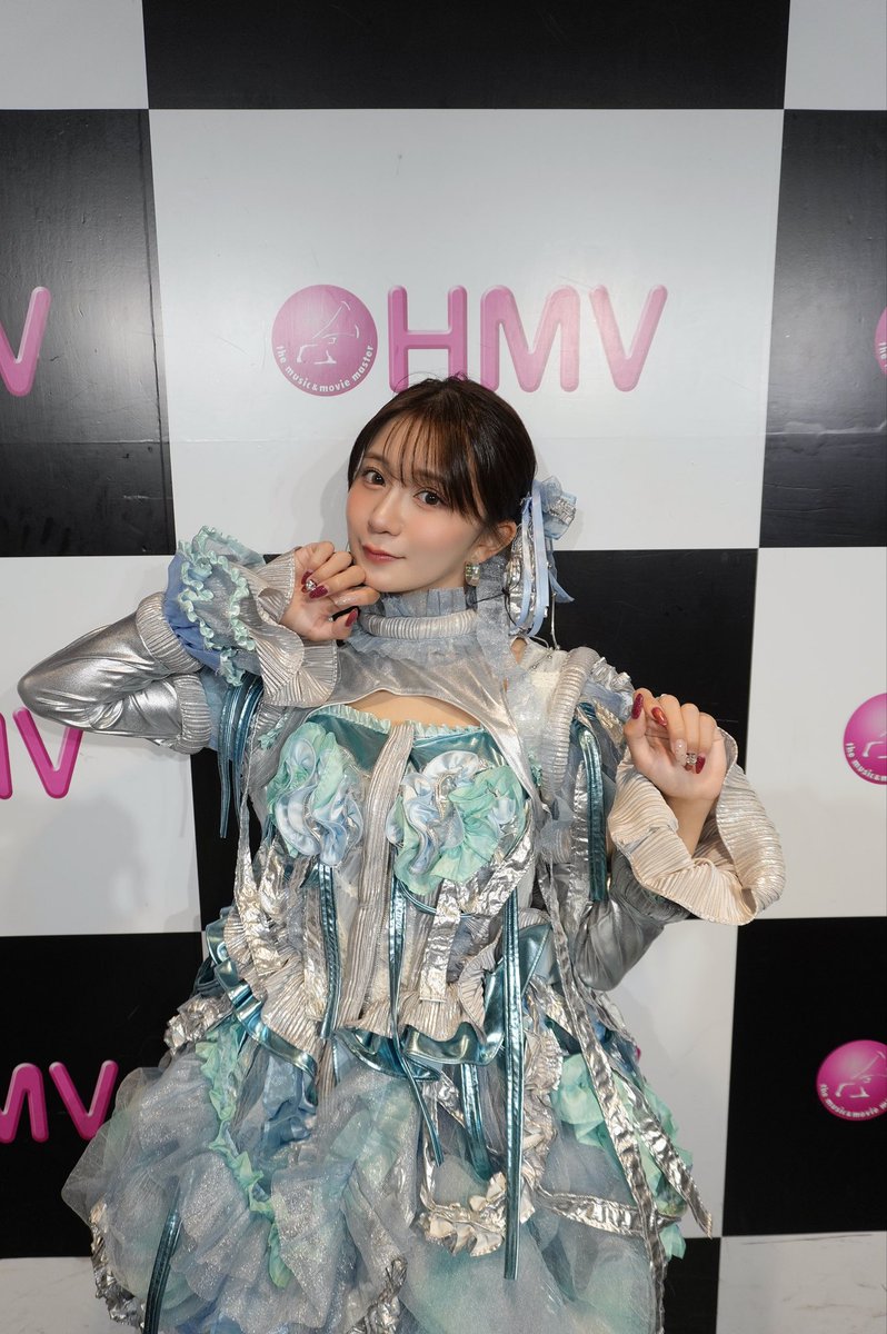 mirei_hoshi7's tweet photo. HMVエソラ池袋さんでのリリイベ🎧
会いに来てくれたみなさん、
今日は本当にありがとうございました🤍

そして明日は…
♡📷撮影は全編撮影可能タイム📷♡

🎪横浜ビブレ　Niggoひろば 
13:00〜
カメラやスマホを持って、
ぜひたくさん思い出を残してください♡

#ミレソロひかりあと #にゅーえももん
#星名美怜 #撮影可能 #カメコ さん