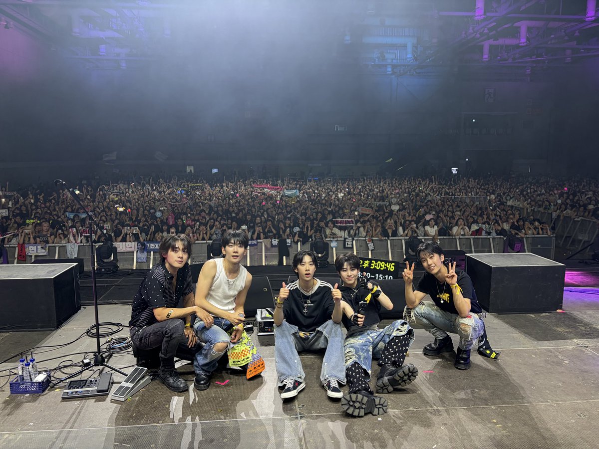 HFU_official's tweet photo. [📸] 2026 Palette Festival

여러분과 함께 뛰어놀 수 있어서 너무나도 행복한 시간이었습니다!
같이 즐겨주셔서 감사합니다❣️

#HFU #하이파이유니콘 #하파유 #팔레트페스티벌 #2026Palette https://t.co/Yk3IYuziPB
