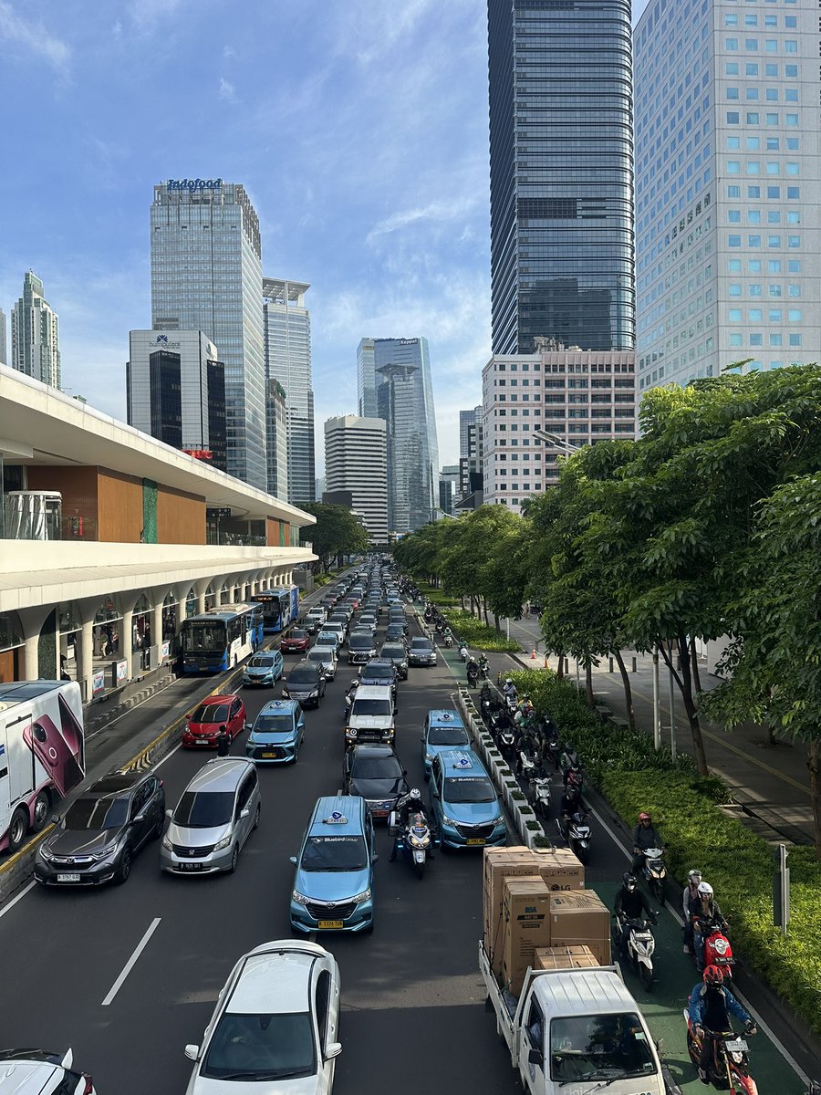 temataaa's tweet photo. Jakarta kalau lagi “no pollution” https://t.co/TjZk8NG0W2