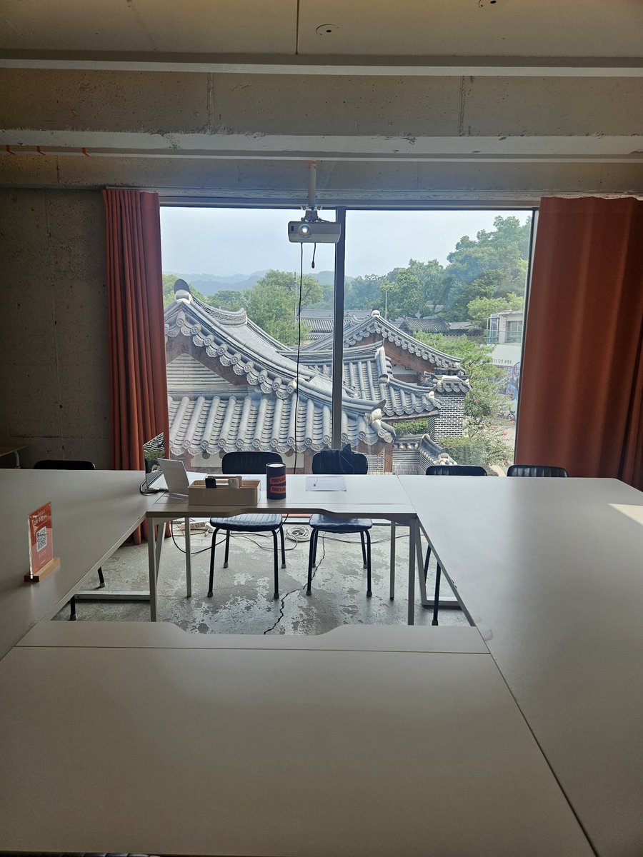 kap_writing's tweet photo. 트레바리 독서모임
나, 브랜드. 오늘도 즐겁게 시작 https://t.co/r4INbethSe