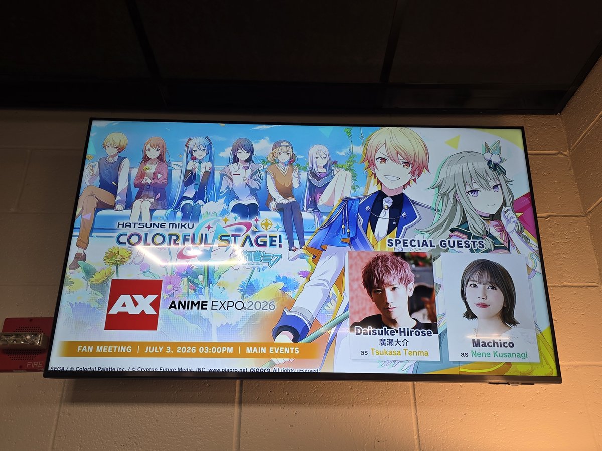 MachicoOfficial's tweet photo. #AX26CST Thank you:)
I received so much love from everyon!
天馬司役の廣瀬氏とロサンゼルスでわんだほーい🎠🎡🎢 
お洋服は寧々カラーでこんなかんじ💚
BY:Machico(・山・)#草薙寧々
#プロセカ #ワンダショ https://t.co/L0lzjNlQqH