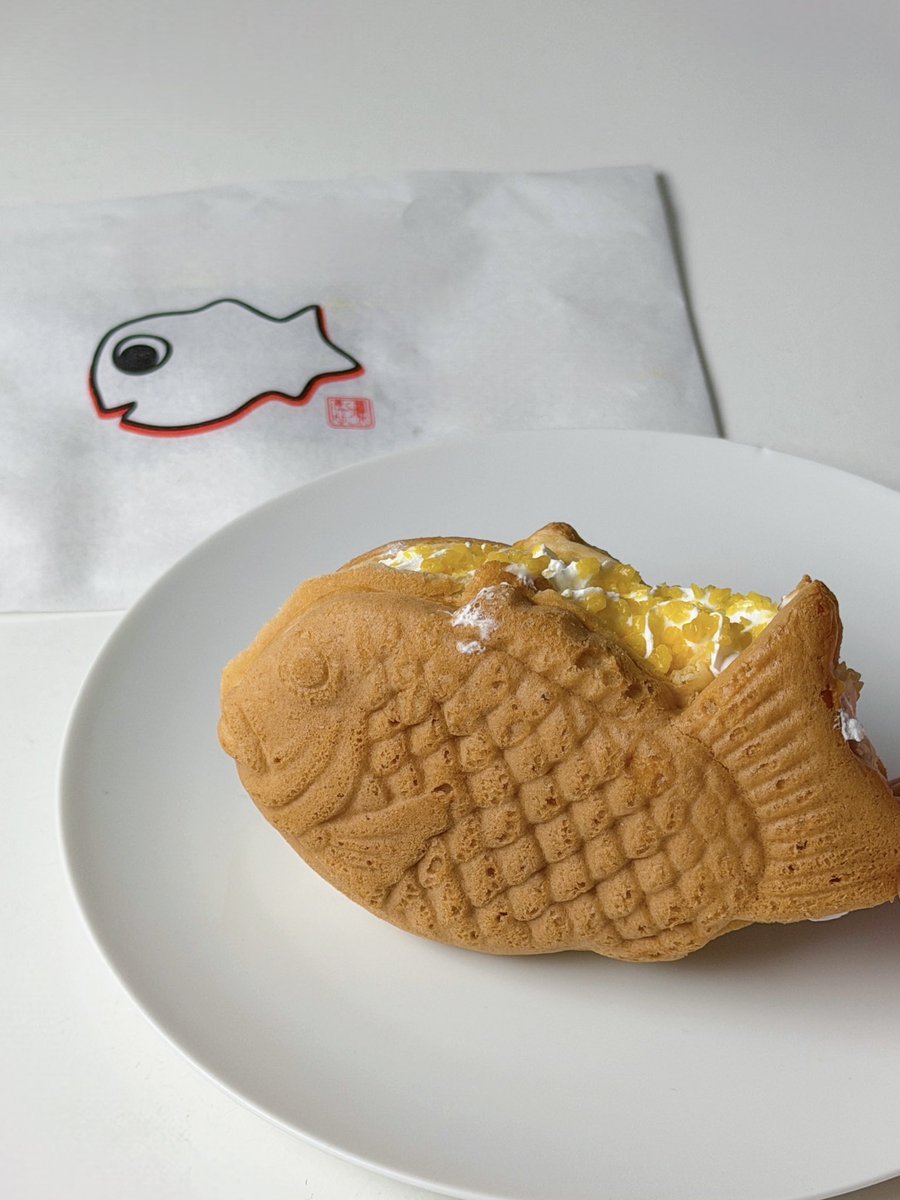 Sui_bouya's tweet photo. くりこ庵
冷やしたい焼き
バタークランチのかかった
ココナッツミルク＆ホイップ

通常の生地を冷やしているようなので、ややモサモサ。たっぷり乗ったホイップは、甘さ先行で軽い口当たり。まろやかなココナッツミルクのクリーム。7月限定 https://t.co/XzRiIZiV0E