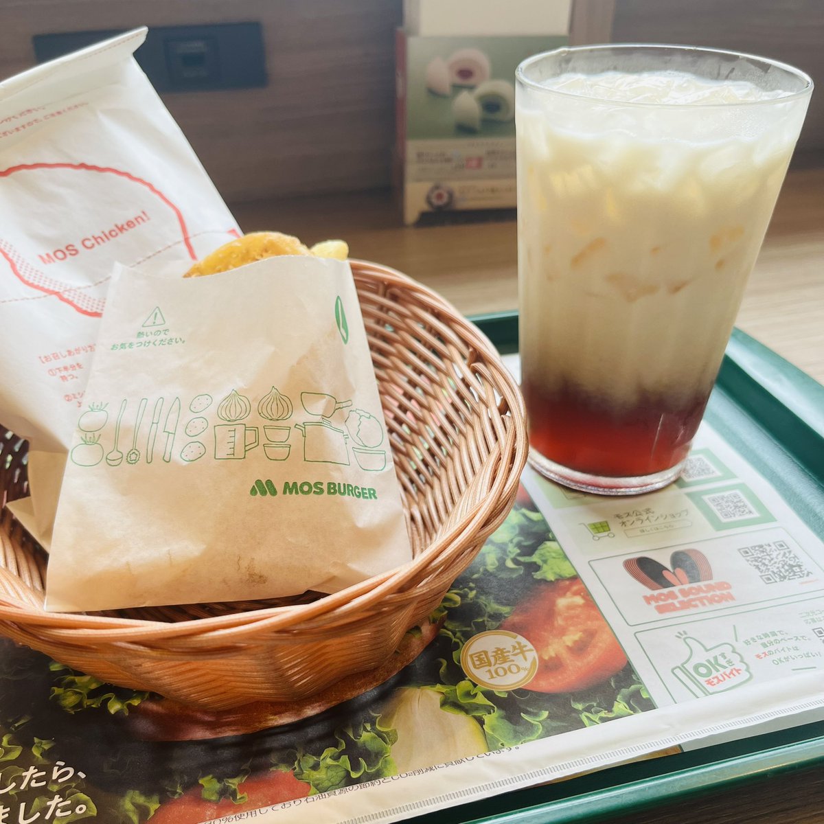 maaatsun's tweet photo. 夜中に出発するため早めの晩ご飯 https://t.co/XuRfkbCf7P