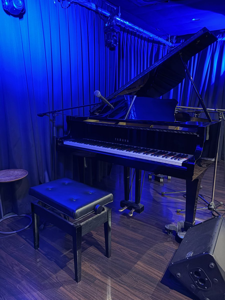 umecha14's tweet photo. 昨日は『Kengo(Psalm) Birthday Special 「SOLO」 LIVE 2026』へ🎹

けんごさんの弾くピアノや歌声がとっても好きだなぁと思う時間で、けんごさんの穏やかなお人柄含めて、私にとってずっと安心できる場所なんだよね。
けんごさんのピアノは想いが真っ直ぐ音に乗る。

嬉しいがいっぱいだった＊ https://t.co/GLi1XKDoIt