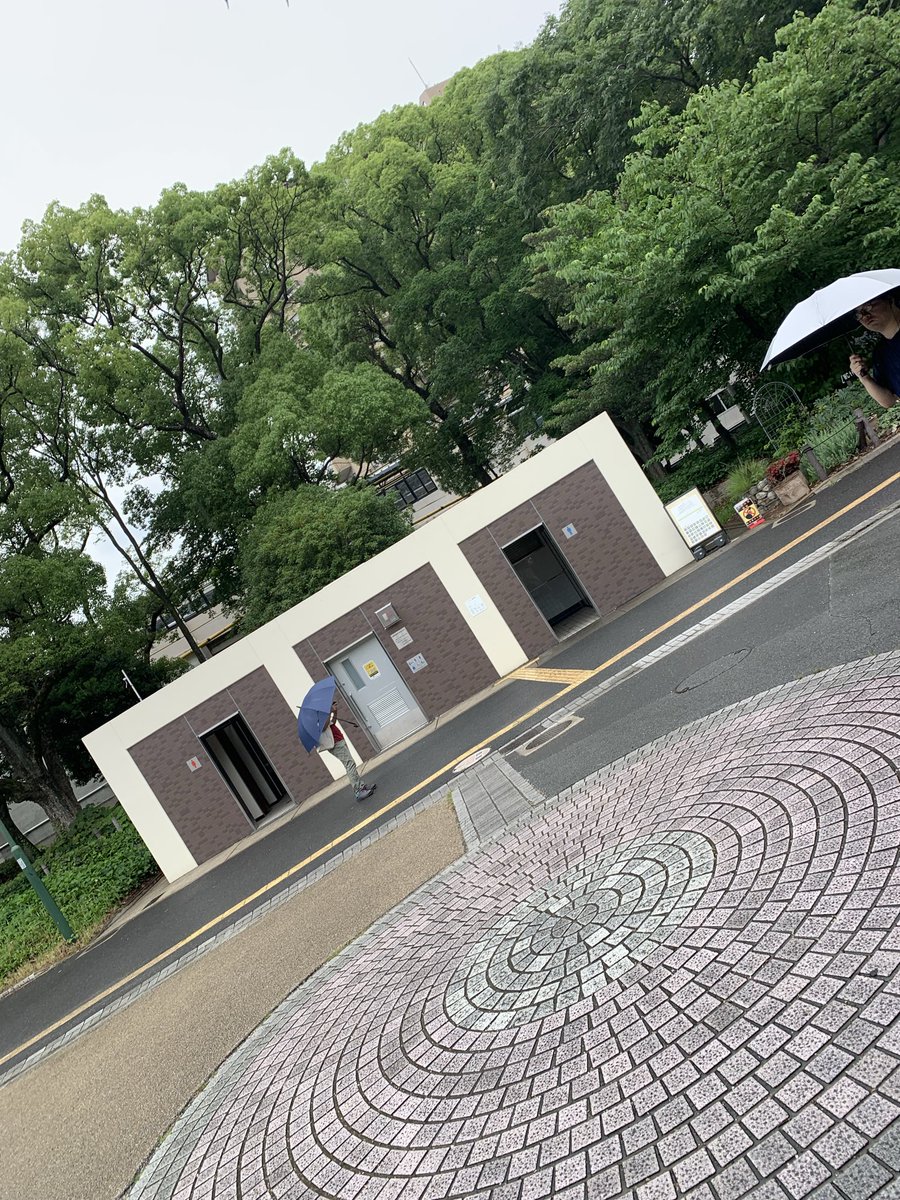 YOLO_enjoy_life's tweet photo. 【拡散希望】
横アリの黒のラババン、公園の駅の近くのトイレのところで拾いました。
お心当たりある方はご一報ください。
#Reol
#美辞学 https://t.co/s38znVYYmY