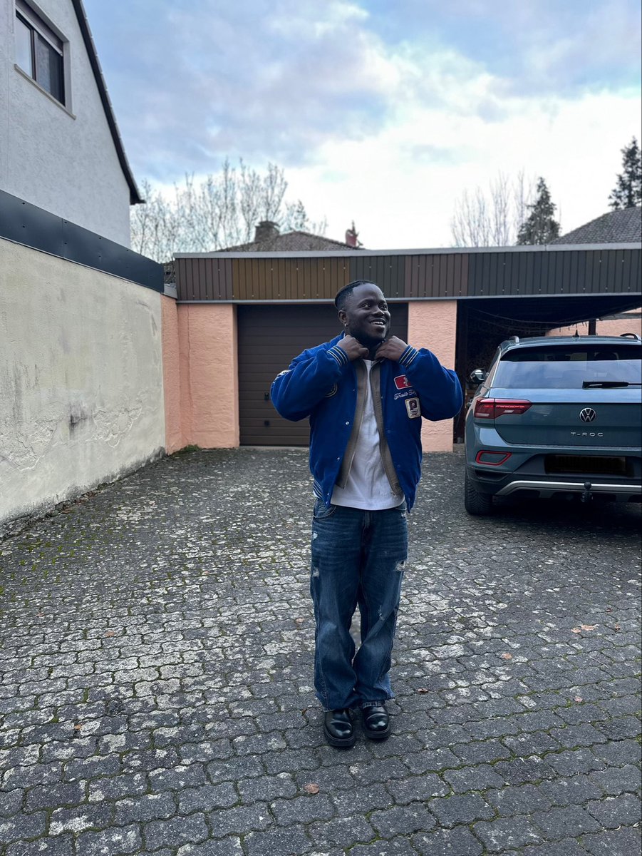 iamEhis 🇩🇪 tweet media