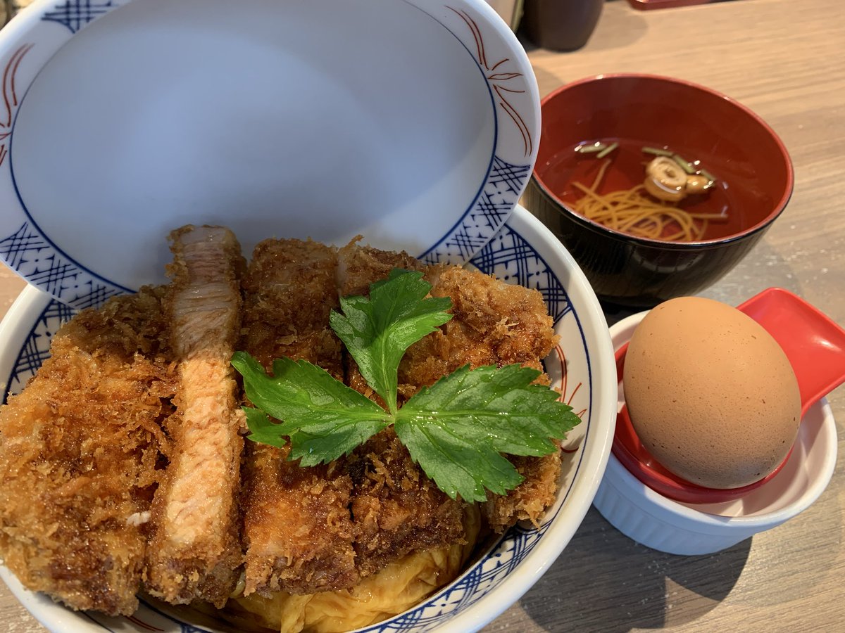 kurei_901's tweet photo. #カツ丼は人を幸せにする#とじないカツ丼 本八幡店
たまたま3周年記念で���上ロース1700円が1500円でした٩(๑❛ᴗ❛๑)۶ https://t.co/briLZ5R6Vs