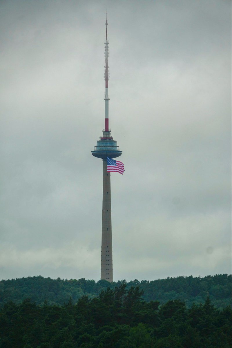 BudrysKestutis's tweet photo. Happy 4th of July to the -#USA – the land of the free and the home of the brave!

On this day, #Lithuania celebrates not only America's independence but also a friendship that has stood the test of time.

From your unwavering support for Lithuania's independence to our close cooperation today, our partnership has always been built on trust, respect, and standing by one another when it matters most.

Happy Independence Day to all Americans! 🇱🇹🇺🇸 

#America250