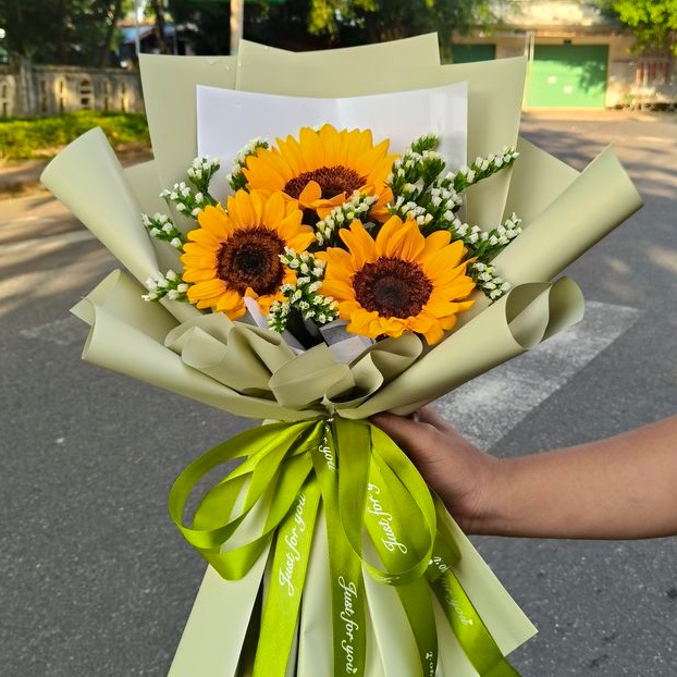 oscflowershop's tweet photo. 🩷➜ incoming delivery for... @tapebfdi!
➜ 📩: "You were a great friend and I love sticking around with you"

➜ from: @KitchenSinKTpoT https://t.co/dDlJEGapGI