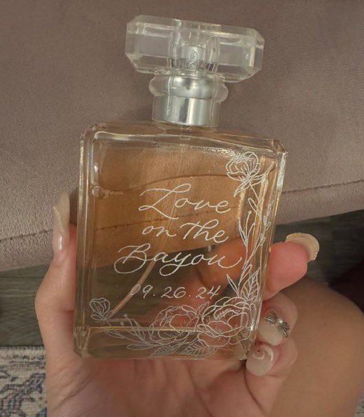 josephstear's tweet photo. Todo esse auê do casamento da Taylor me lembrou do quão estressante foi pra nós, fãs da Lana, saber que ela tava se casando e só ver detalhes da celebração UM ANO DEPOIS -que foi quando a mesma resolveu postar as fotos https://t.co/zIFXZp6yA7