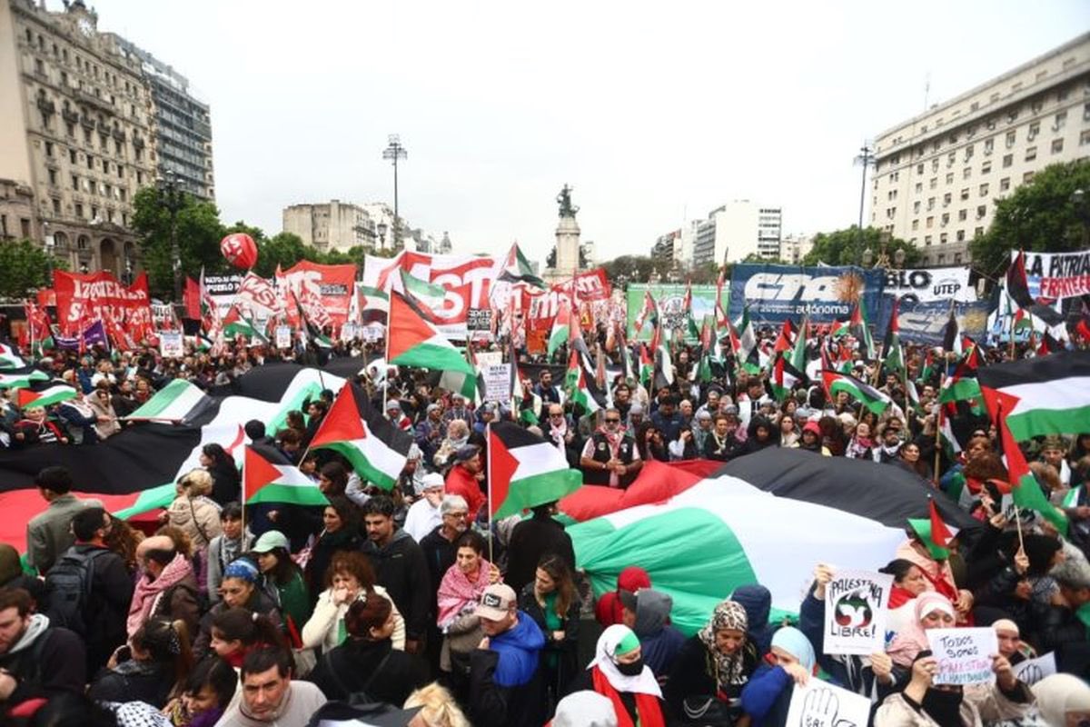 LlKEHOTWASABI's tweet photo. @clavoymartilleo Que tengamos un presidente con complejo de judio g3nocida no significa que nuestro país sea así, no te dejes guiar por esa propaganda, el pueblo está con palestina https://t.co/kAqB5RgfPO