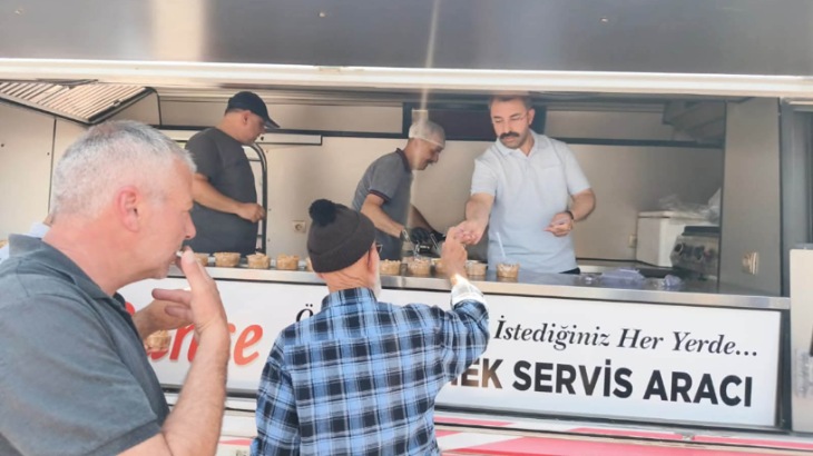50nevsehirhaber's tweet photo. @nevsehir @kapadokya @yasingunes50
Karapınar Belediyesinden Aşure İkramı: 600 Kişiye Aşure Dağıtıldı. https://t.co/jSSCRjxEo4 https://t.co/MsbXFN503C