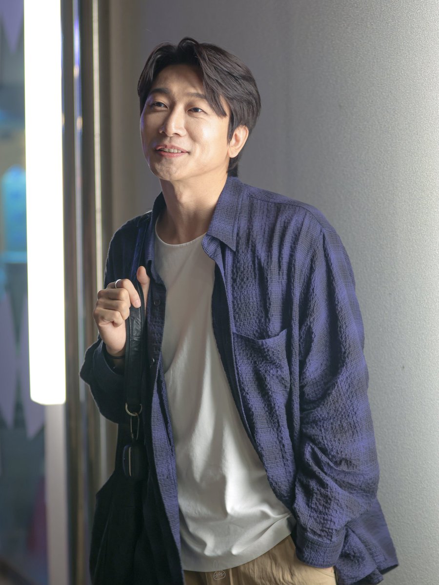 v_ipic's tweet photo. 260703 뮤지컬 <스트라빈스키> 퇴근길

스트라빈스키 l #성태준 https://t.co/TkO09agi8z