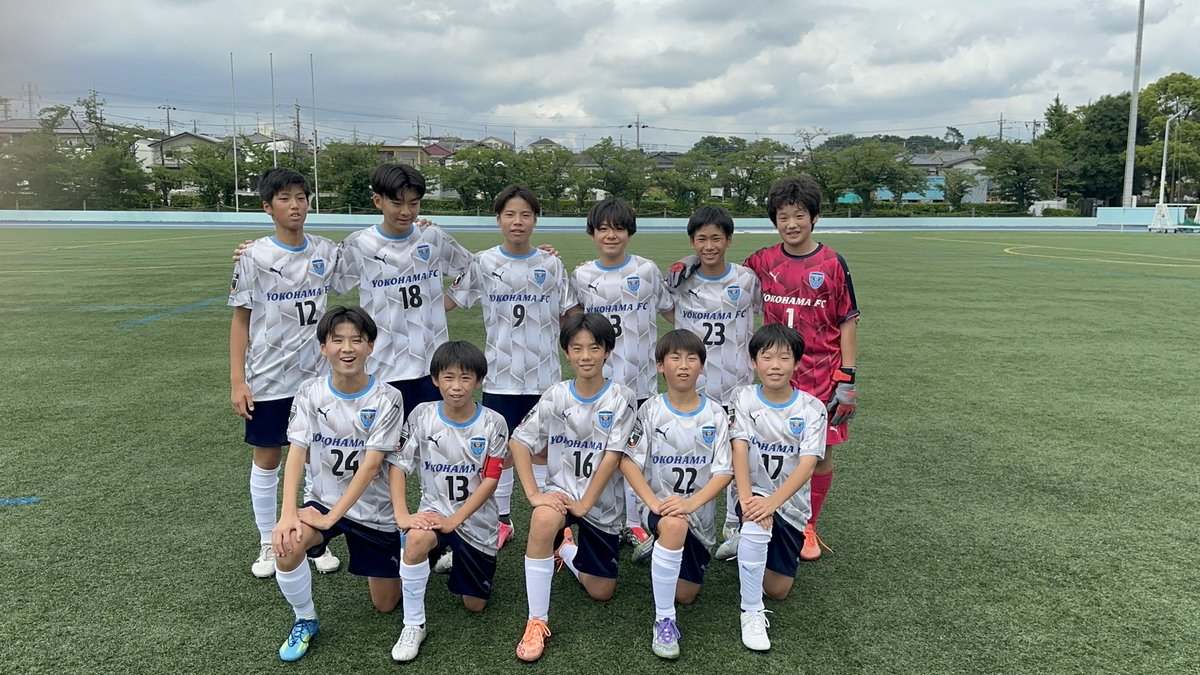 yokofctrm's tweet photo. 【Kings League U13 試合結果】

vsFCクラッキス松戸
前半:3-0
後半:0-1
合計:3-1

得点者:桑原,中島,伊藤

TRM
1-0
0-0
合計:1-0

得点者:馬

対戦していただいたFCクラッキス松戸の皆様、応援していただいた皆様ありがとうございました。 https://t.co/OOC8aJKbss