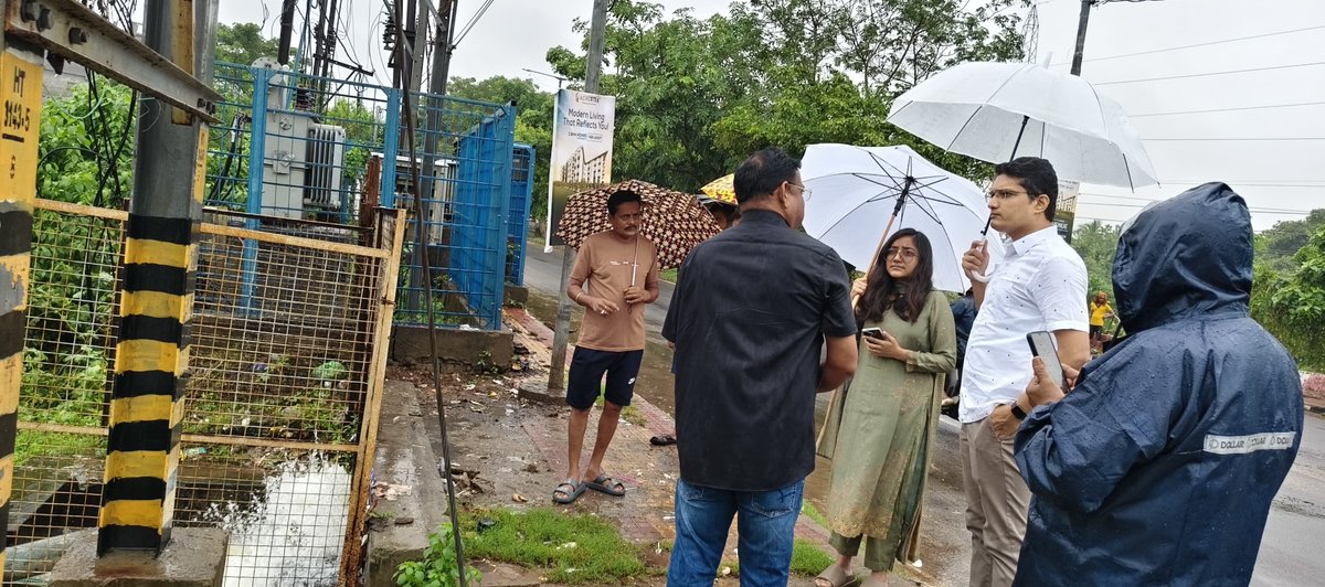 KatakaDM's tweet photo. Taking stock of the situation, Collector &amp; DM visited various locations across Kataka city to assess the impact of rainfall and ensure prompt action for public convenience and safety. @CMO_Odisha @SecyChief @IPR_Odisha https://t.co/08uergYgAL
