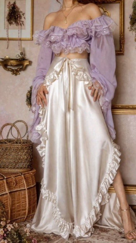 _rusticdaydream's tweet photo. off shoulder top on a satin skirt https://t.co/kZ11XGlZZ3