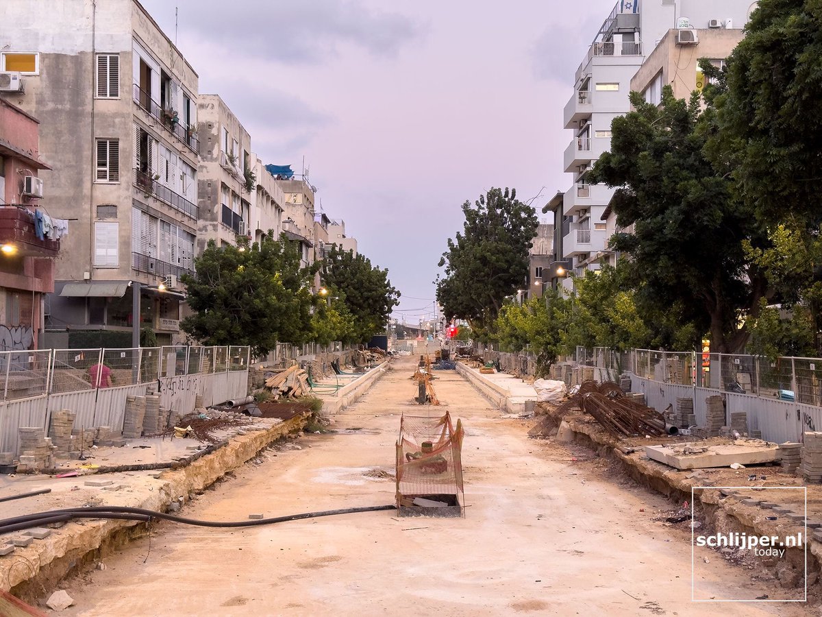 schlijperisrael's tweet photo. Tel Aviv, Levinsky
03/07/2026, 20:01 #purplelineTLV #constructionTLV https://t.co/BkHef0xXiK