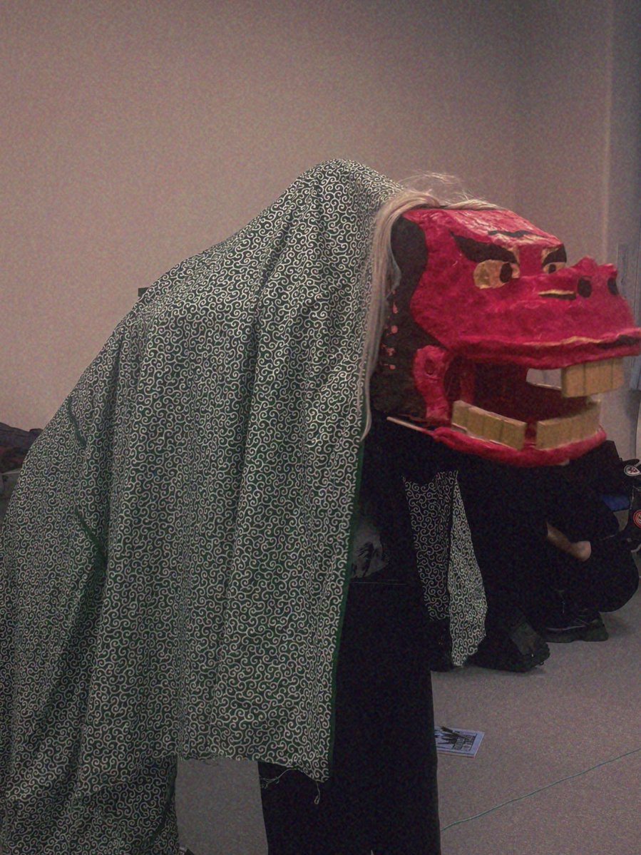 SolaMiuchi's tweet photo. #PSYCHOSIS #新撰組1944
本日はオフなのでお家で作業したりするよ〜そろそろ眉毛脱色しようかなあ〜

7/24(金) 19：00 【残僅か⚠️】
7/25(土) 14：00【残僅か⚠️】/19：00 【◯】
7/26(日) 14：00【△】/19：00 【◎】
7/27(月) 14：00【◯】/19：00 【◎】
7/28(火) 14：00【◎】/19：00【◎】
7/29(水) 14：00【◯】

今年の舞台出演は本作と秋に一本でおわりの予定です。
いろいろな世界で生きる身内を楽しんでいただけると嬉しいです。
来年はまだわからない！どうなるかな〜〜

まだまだご予約受付中です。
この一瞬を一緒に生きましょう

◉事前精算（身内ソラを選択してください🌹）
https://t.co/UUWdZ1muaw

◉当日精算（事前精算より後のご入場です）
https://t.co/QDenRx2Ms0

◉事前通販
https://t.co/RUViezpbPz