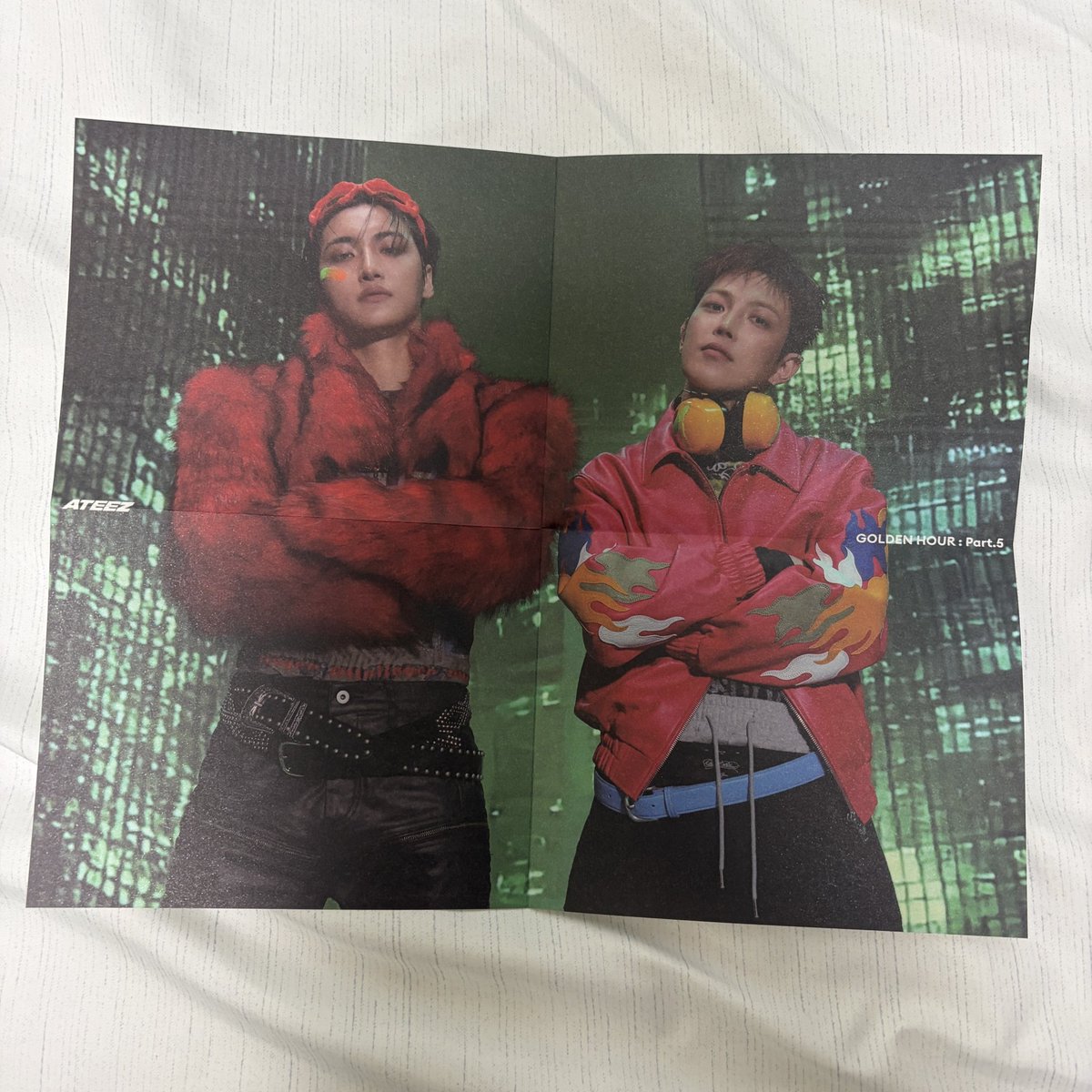 SH_43117's tweet photo. 유닛 디지팩을 샀고 포스터 너무 좋아서 함박웃음 지음 https://t.co/rs7hwpakiT