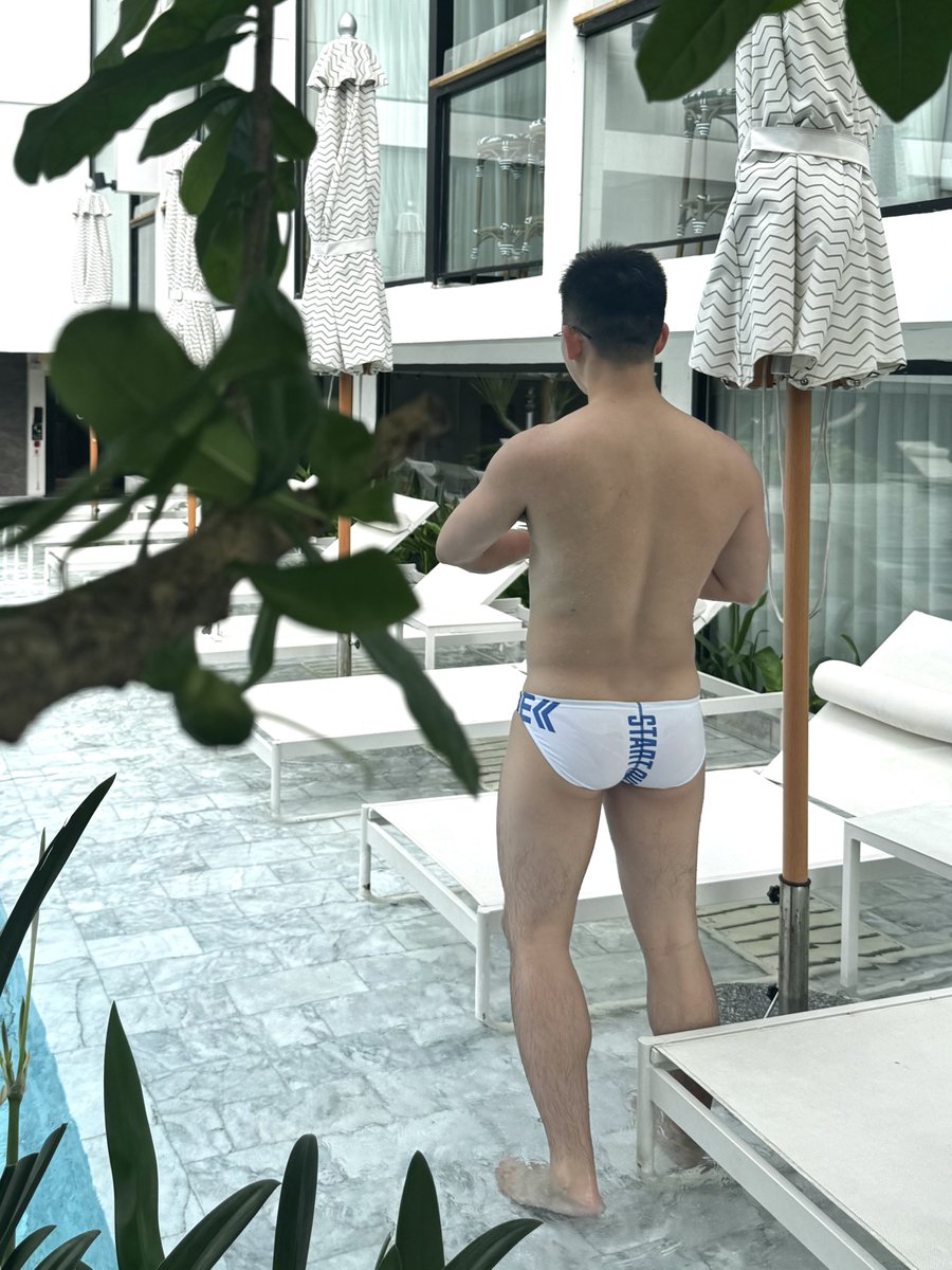 Baboootyle's tweet photo. 日系小三角泳裤真的更适配肉壮中年男人。 https://t.co/vL9bXlJEvT
