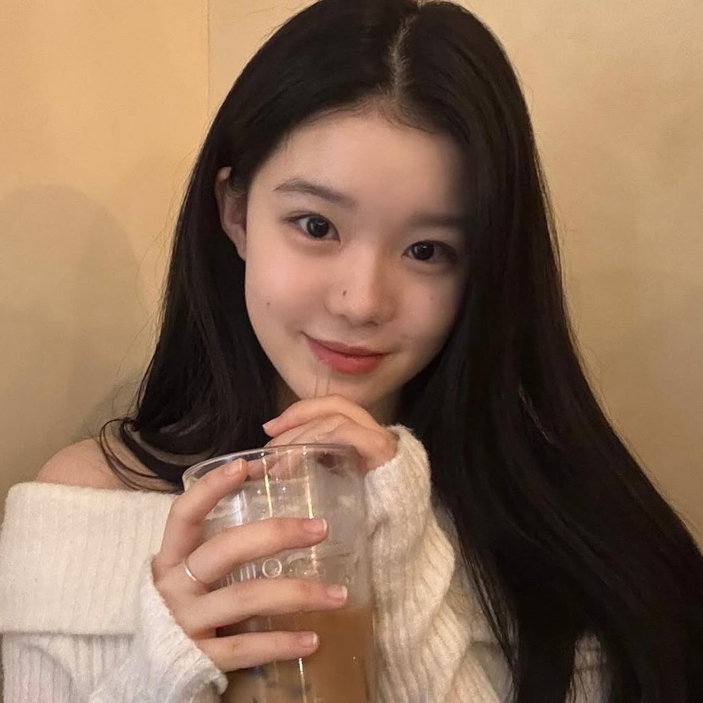 iland2base's tweet photo. 2 years ago today, Kim Gyuri was eliminated from i-land2. After the show she joined CUBE ent, where she trained for a year and was one of the candidates to debut in their new Girl Group. However, she left at the end of 2025 and now posts regularly on her ig.

#KIMGYURI #김규리 https://t.co/iO8okixUjr