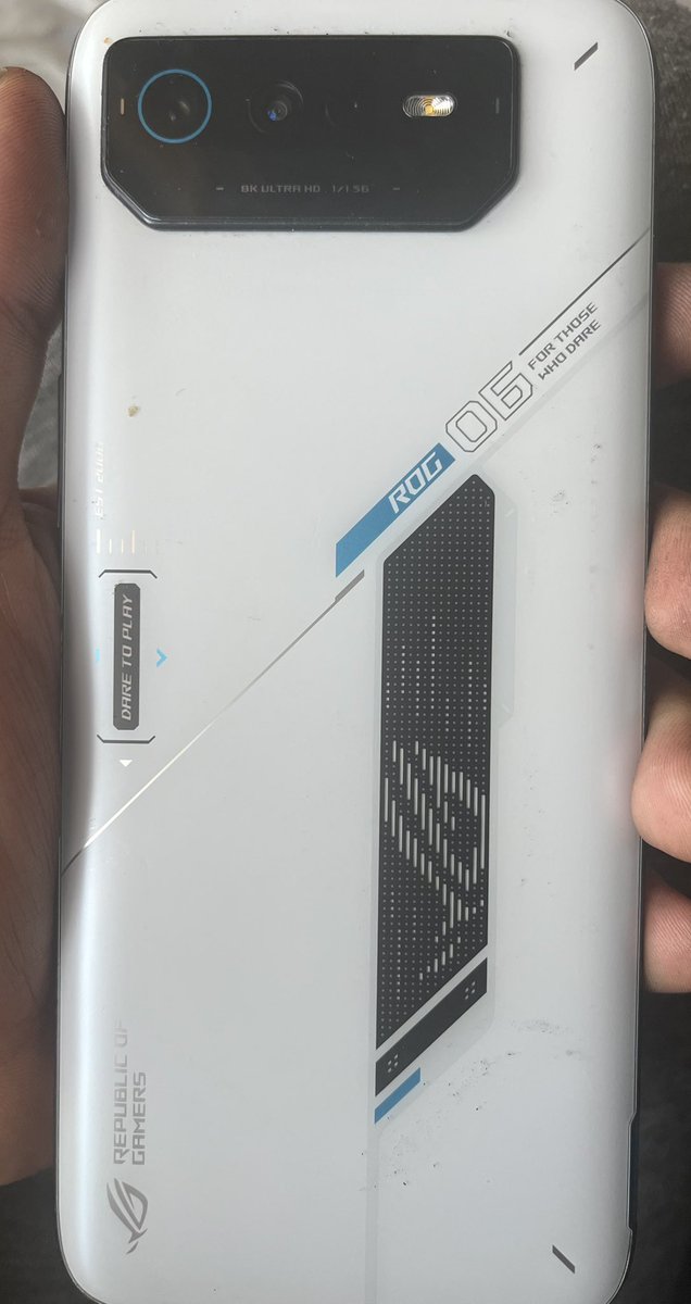 Megis_417's tweet photo. そういや、ROG Phone 6買った。 https://t.co/pC7T9rH9DG